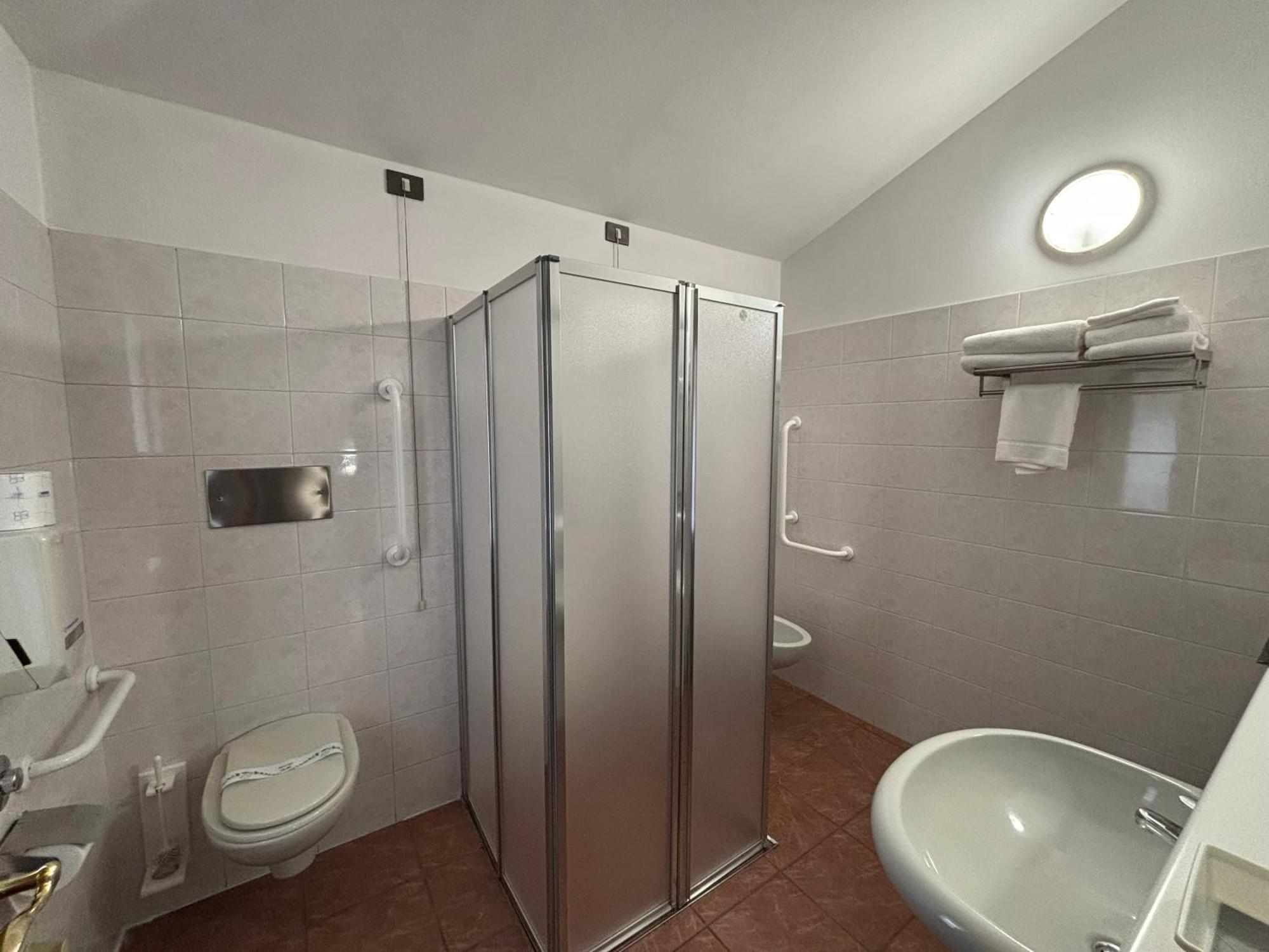 Basic Triple Room,1636079057:JPEG